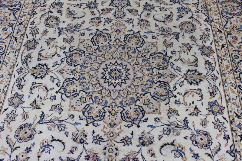A good example of a Keshan carpet with fine floral design 300 x 197 cm gallery