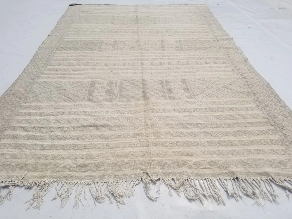 Vintage Traditional Handmade Moroccan Wool Beige Kilim 7.2x4.7ft