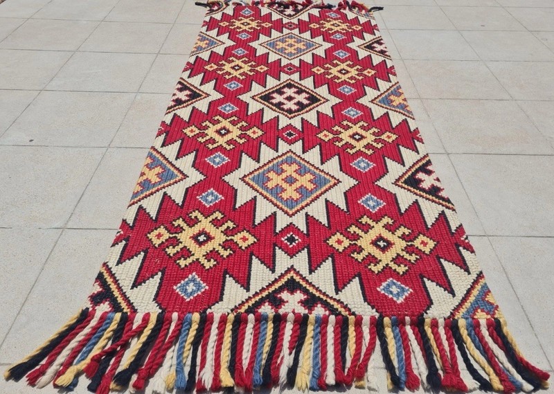 Rare Hand Knotted Vintage Flat Weave Kilim Kilm Wool Area Rug 5.3 x 2.6 Ft gallery