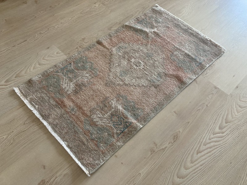 Pink rug, Turkish rug, Vintage rug, Small rug, Wool rug, Doormat, 1.6 x 2.9 ft gallery