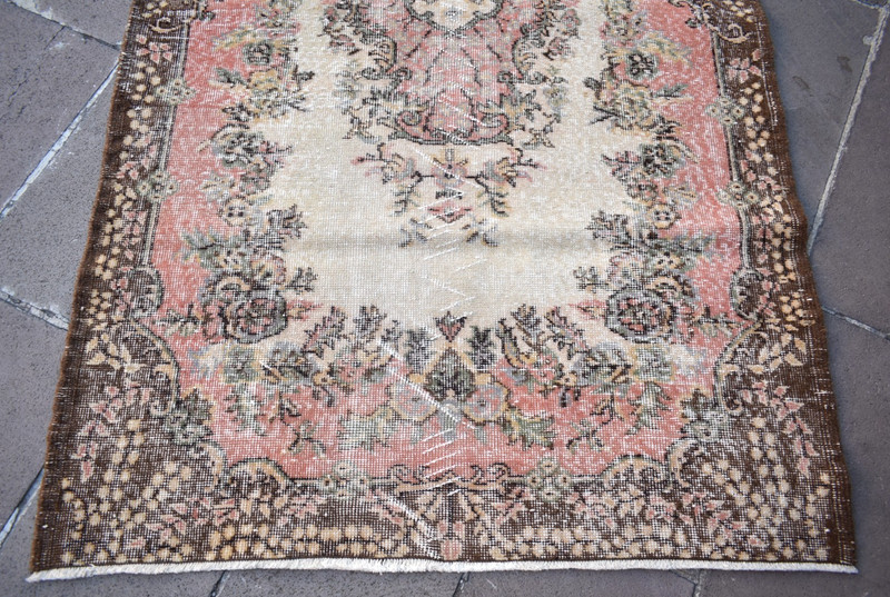 Turkish Rug 46'' x 82'' Vintage Muted Dye Oushak Rug Hand-knotted Wool Rug gallery