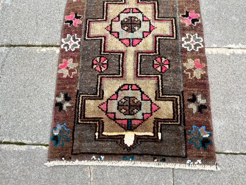 Vintage Turkish Rug Mat 1.4x1.9 ft Geometric Tribal Boho Pink Brown Rug gallery