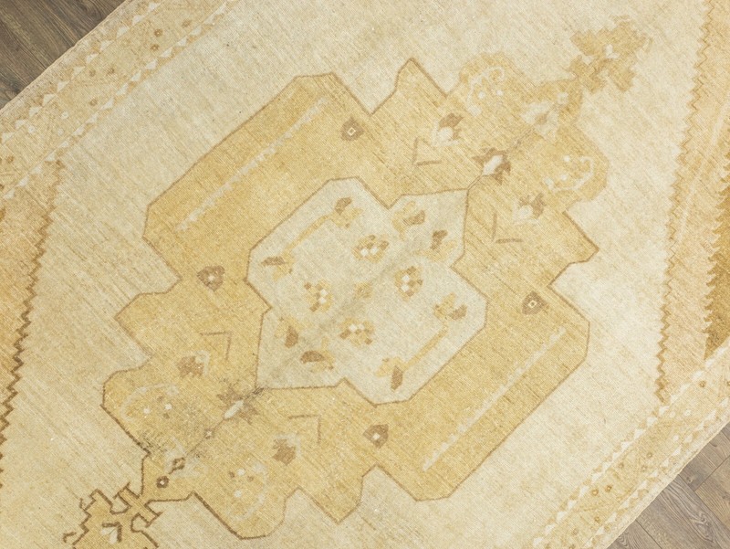 Vintage Turkish Oushak Rug – Handwoven Golden Beige Ivory Medallion 7'x10'5'' gallery