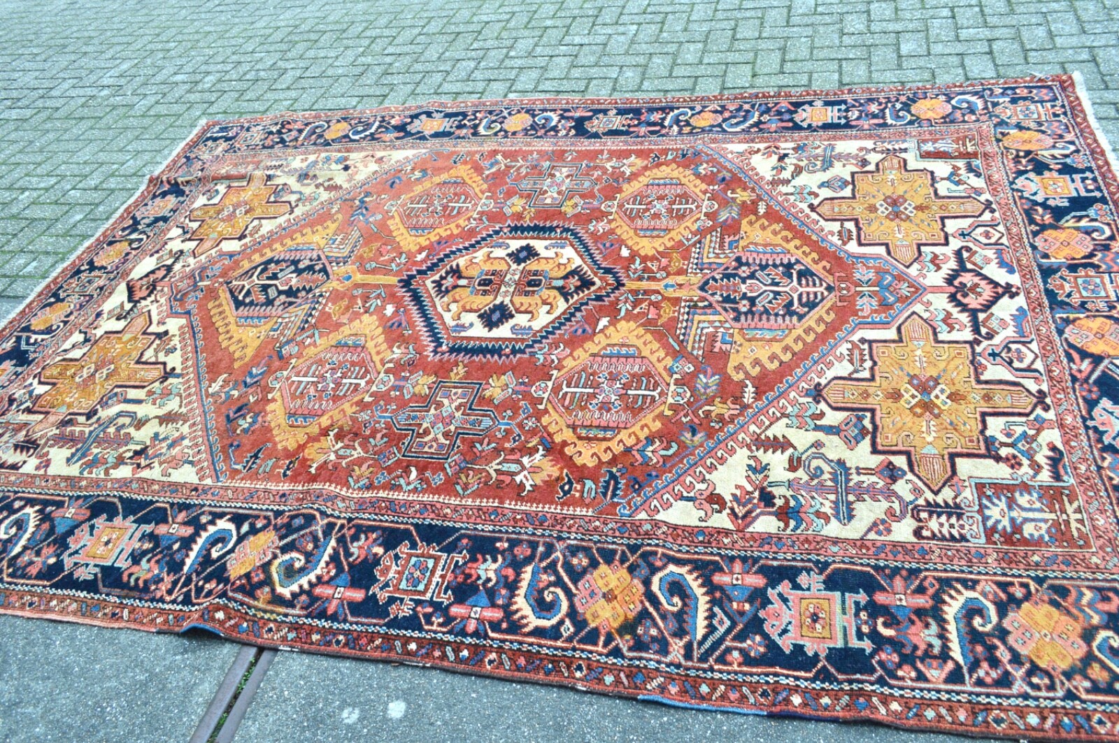 WONDERFUL ANTIQUE SERAPI HERIZ REGION RARE RUG 1920'S gallery