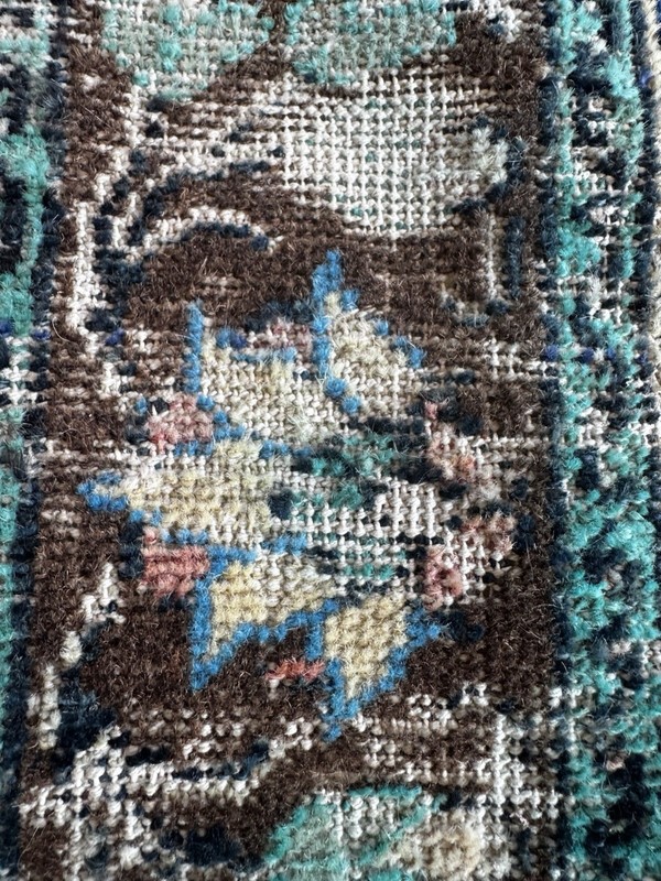 Gorgeous Antique Handmade Wool on Cotton Gördes Rug (116 cm x 176 cm) gallery