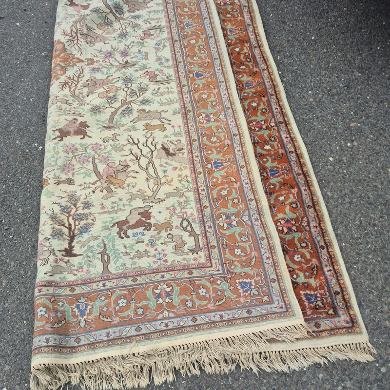 Tabris 6' X9.5' ft On Very Good Condition semi antique Knotted Animals Nice gallery