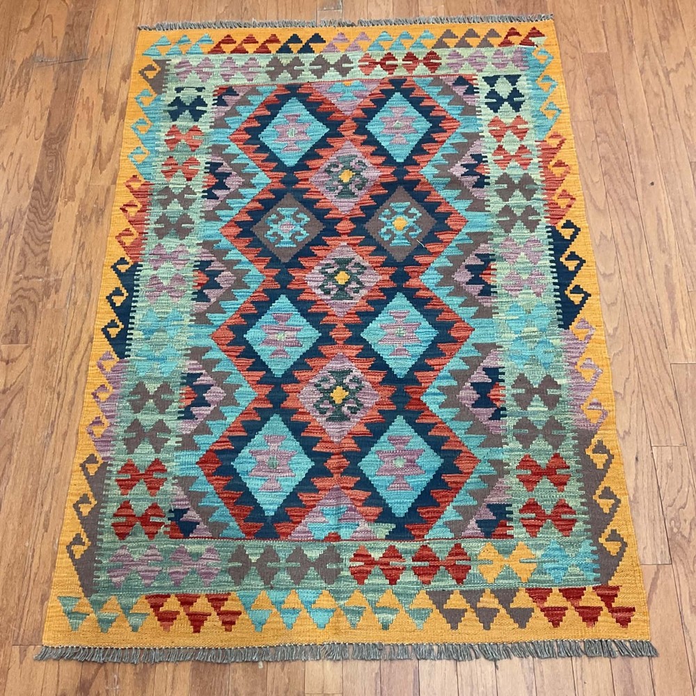 Afghan Hand-woven Mimana Kilim 100% Wool Area Rug (5'8" x 4'1")