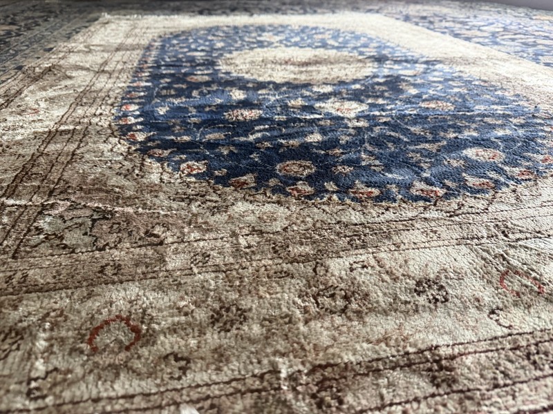 Authentic Silk Rug 4'2"x6' Hand-Knotted Naeen Medallion gallery
