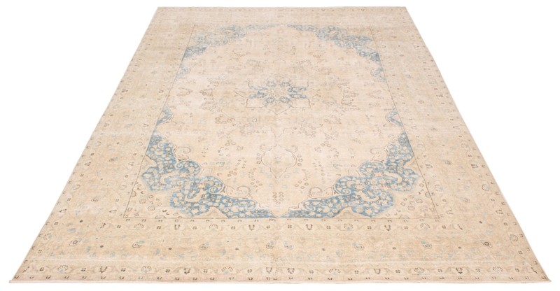 Vintage 9'4" x 12'6" Traditional Hand Knotted Vegetable Dye Wool Area Rug gallery