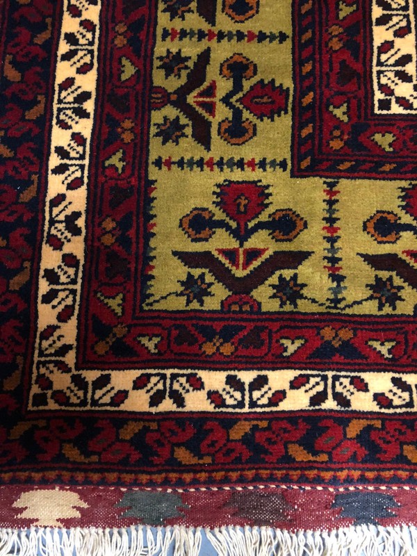 Stunning super fine hand knotted rug 7’ X 10’ gallery