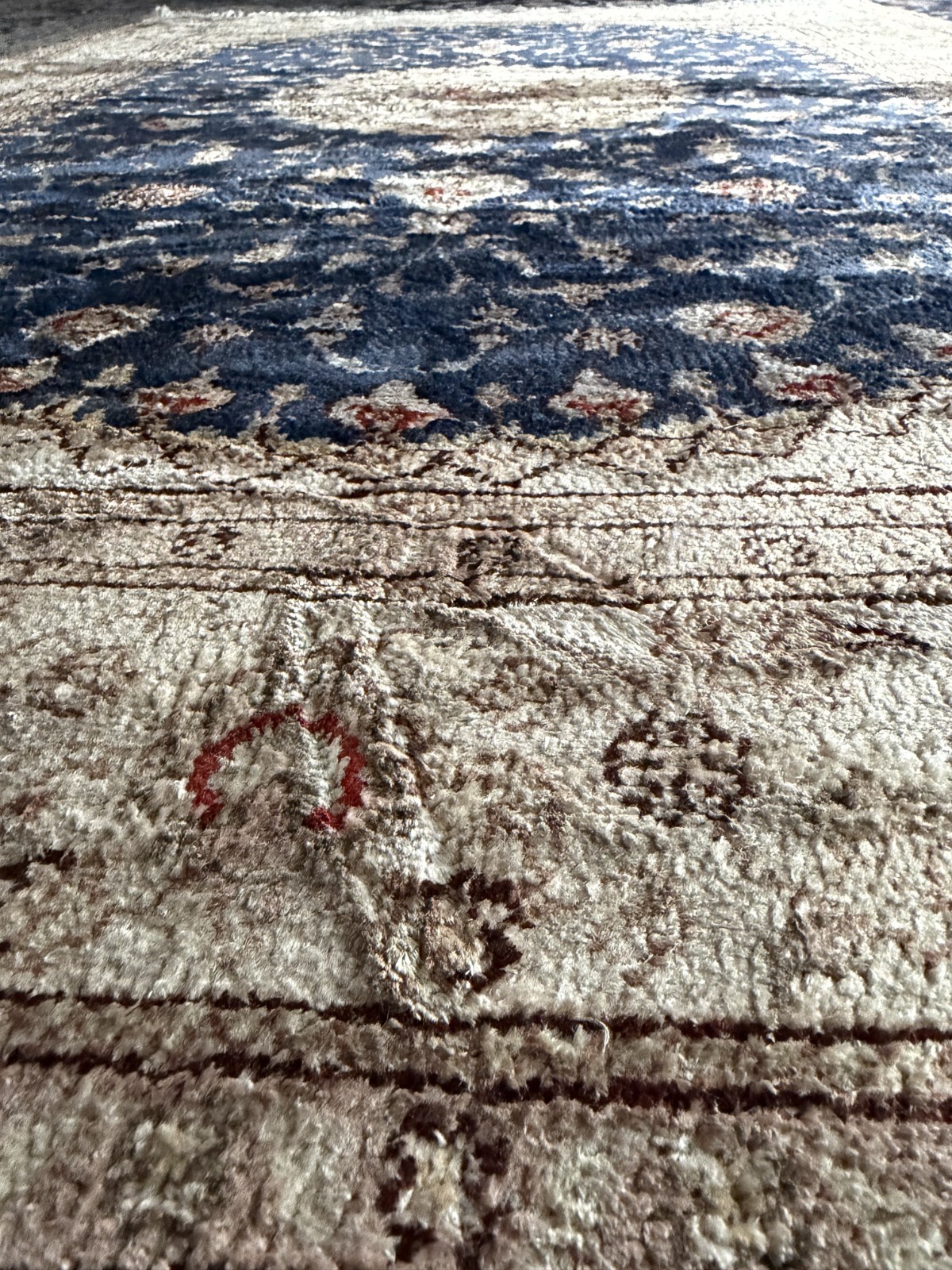 Authentic Silk Rug 4'2"x6' Hand-Knotted Naeen Medallion gallery