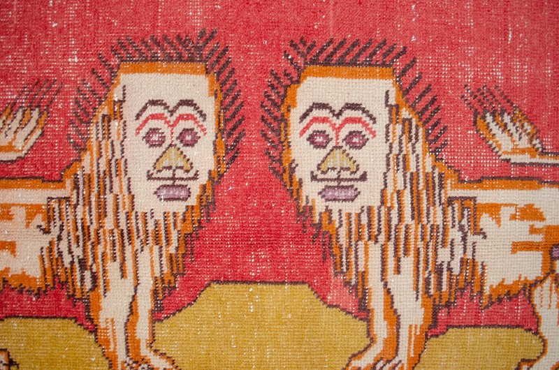 Lion Motif Rug, Handmade Rug, Turkish Rug, Area Rug Wall Rug, Vintage Rug, 4 x 7 gallery