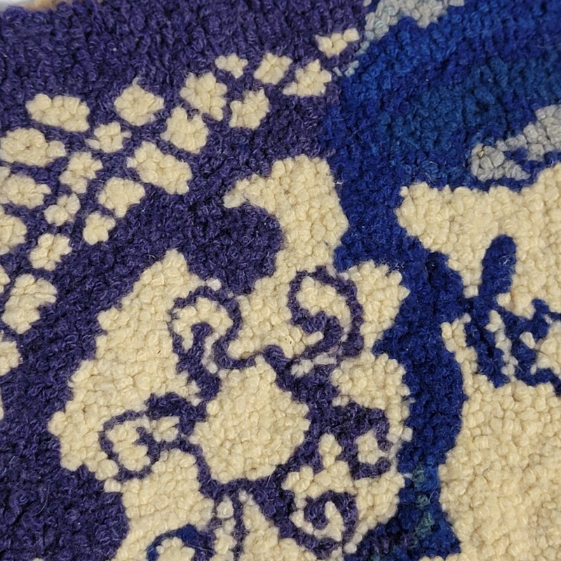 Blue Willow style vintage handmade Rug! 32 x 22 art Asian hooked gallery
