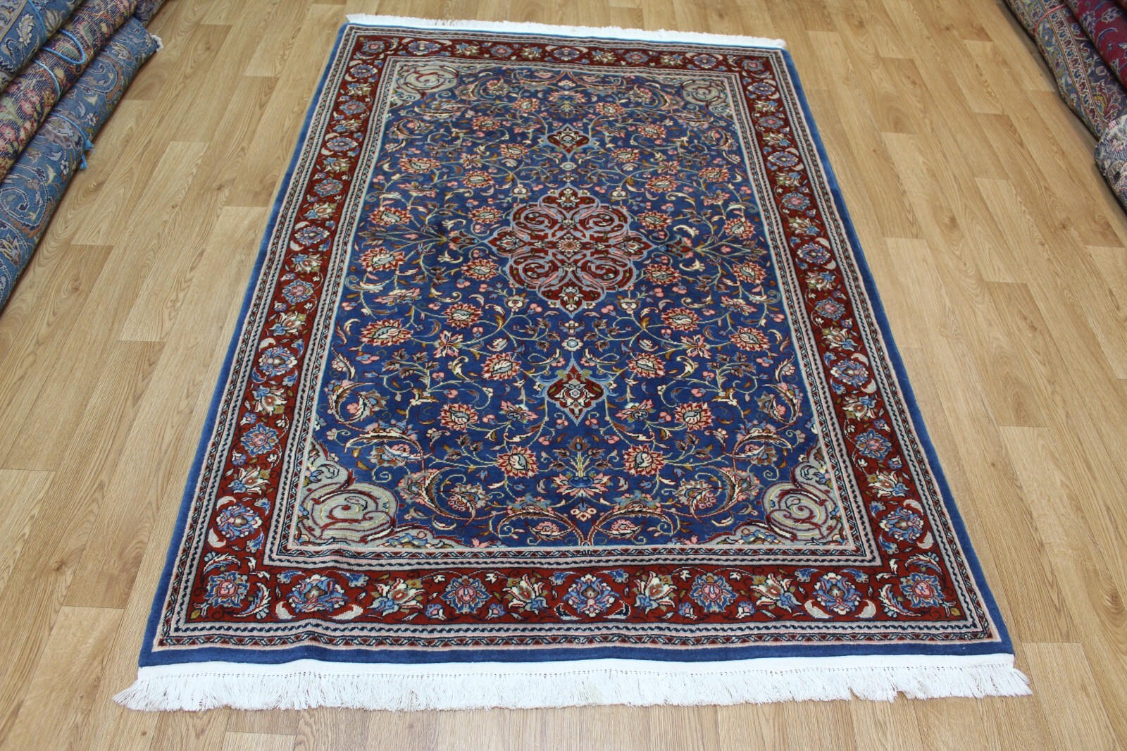 FINE HANDMADE ORIENTAL WOOL RUG FINE FLORAL DESIGN 198 X 132 CM gallery