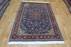 FINE HANDMADE ORIENTAL WOOL RUG FINE FLORAL DESIGN 198 X 132 CM
