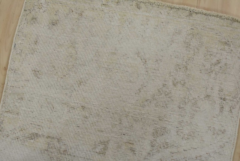 Vintage Oriental Rug 2’1” x 3’5” Ivory Distressed Wool Hand-Knotted Carpet gallery
