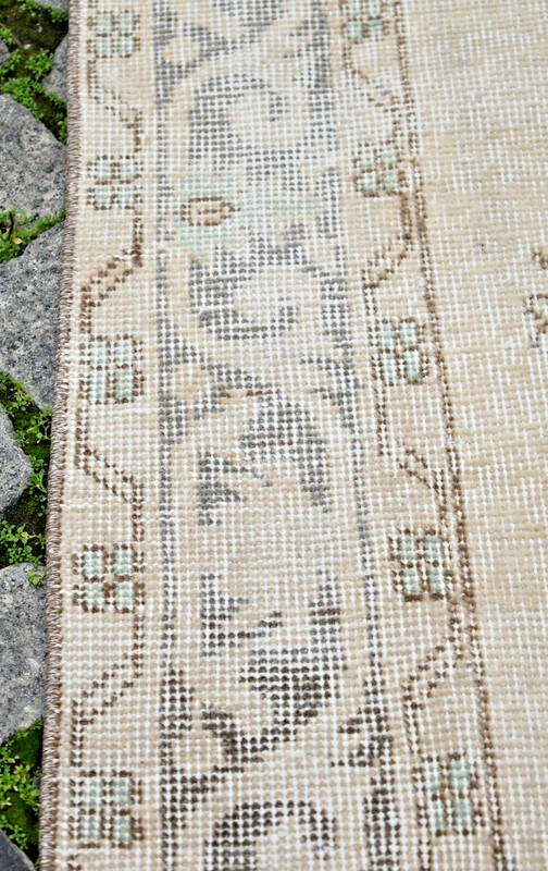 Turkish Rug 44'' x 84'' Vintage Anatolian Oushak Rug Muted Dye Hand-knotted Rug gallery