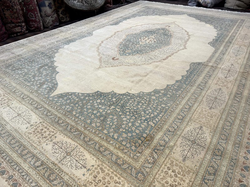 Palace Size Pak Pers'ian Rug 12x18, Haji Jalili Design, Fine 260 KPSI gallery