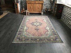 5.8×9 Large Vintage Turkish Anatolian Wool Rug
