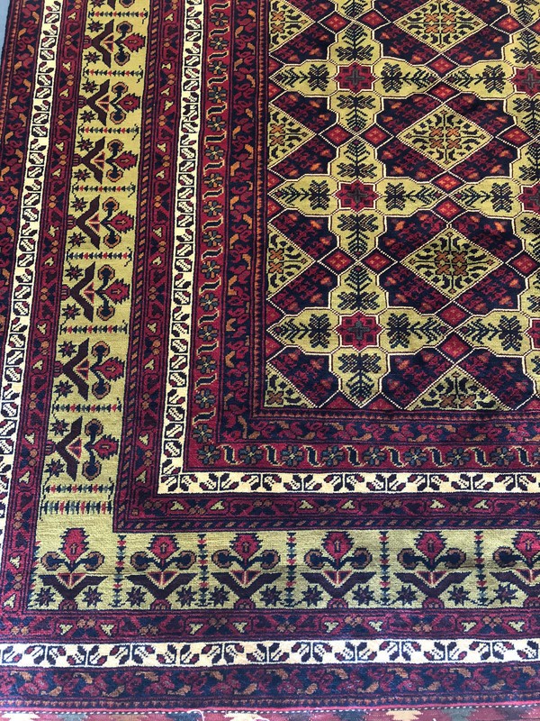 Stunning super fine hand knotted rug 7’ X 10’ gallery