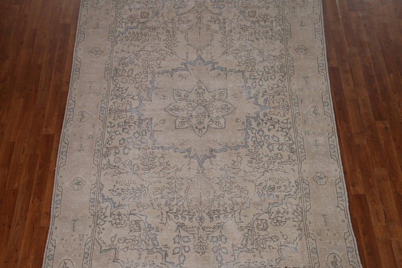 Distressed Muted Area Rug 6x9 Ft Hand-Knotted Beige Wool Carpet Medallion Rug gallery