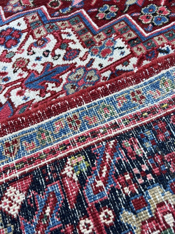 Antique Heriz Carpet 8’6”x11’5” 1940s In Excellent Condition gallery
