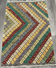 Vintage Kilim Traditional Hand Made Oriental Wool Kilim 3ft11inx2ft7i 125cmx81cm