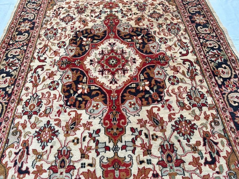 COLLECTORS' ITEM Stunning Natural Vegetable Dye Super Fine Quality Oriental Rug gallery