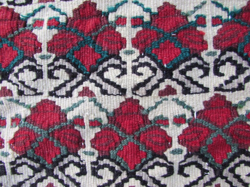 Fine Vintage Traditional Hand Made Oriental Wool White Red Small Kilim 86x68cm gallery