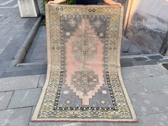 Vintage Turkish Oushak Rug 3.9×6.1 ft Dusty Rose Pink Gray Tribal Area Rug