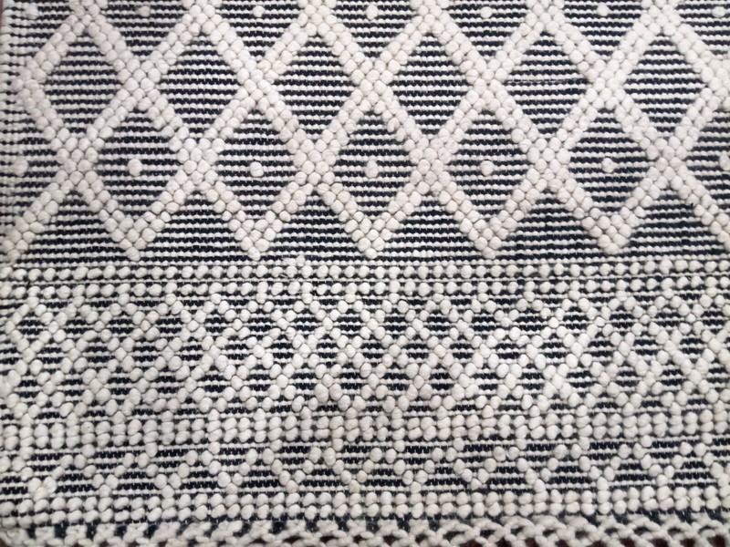 3.3x5,4x6,6x9,5x6.7,2.6x4,2.3x5 Handmade Black Ivory Hand-Woven Area Rug gallery