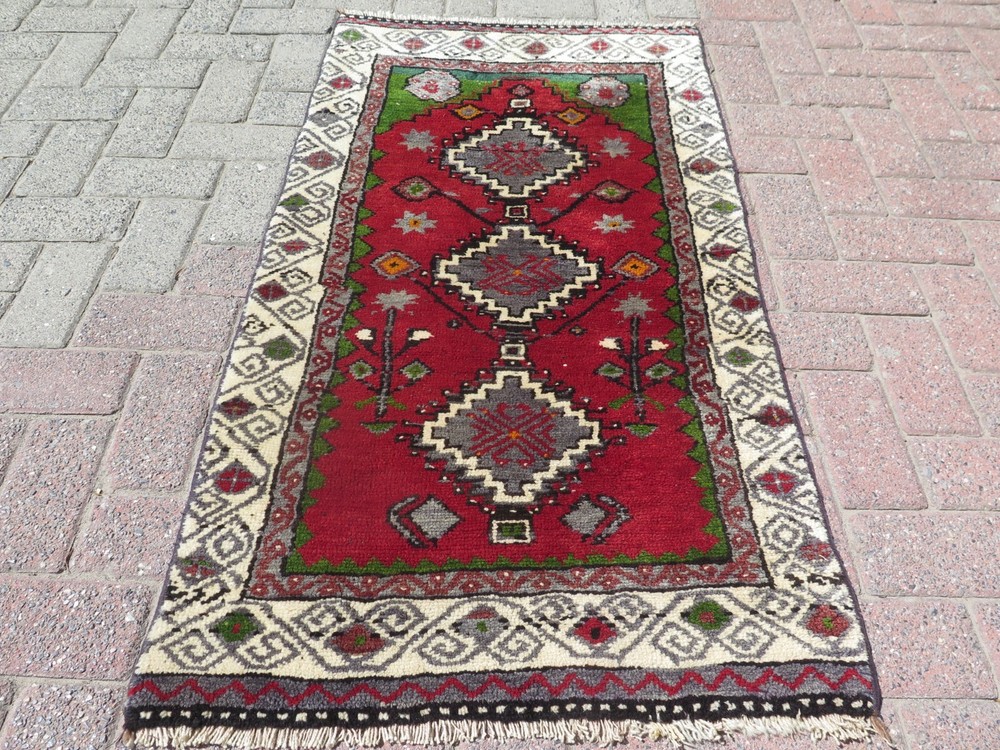 Vintage Turkish Carpet, Handmade Bedroom Rug, Tribal WoolRug, Red Carpet 27"X50"