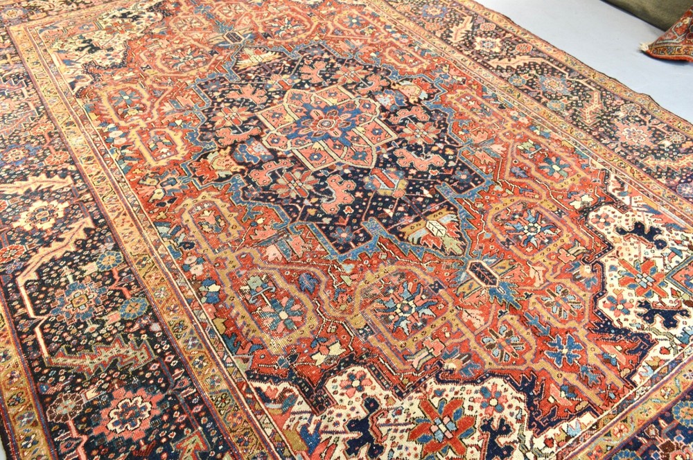 STUNNING ANTIQUE SERAPI HERIZ RUG decorative antique ***WWS***