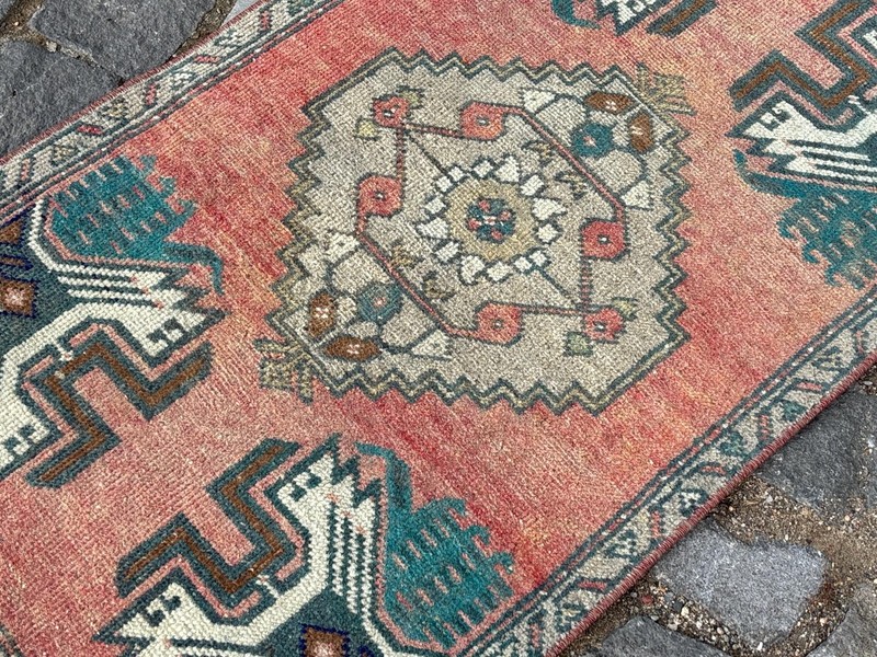 Vintage Turkish Wool Rug Handknotted Bohemian Doormat (1,6 x 2,7 ft) gallery