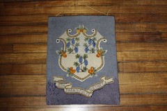 Rare VINTAGE CONNECTICUT STATE COAT OF ARMS HISTORIC HOOKED RUG WALL HANGING