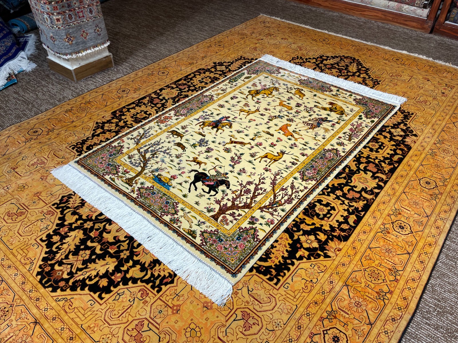 Silk Rug 3 x 5 feet Traditional White Hunting Design Premium Quality gallery