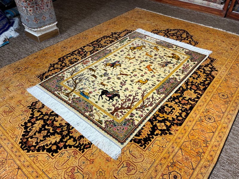Silk Rug 3 x 5 feet Traditional White Hunting Design Premium Quality gallery