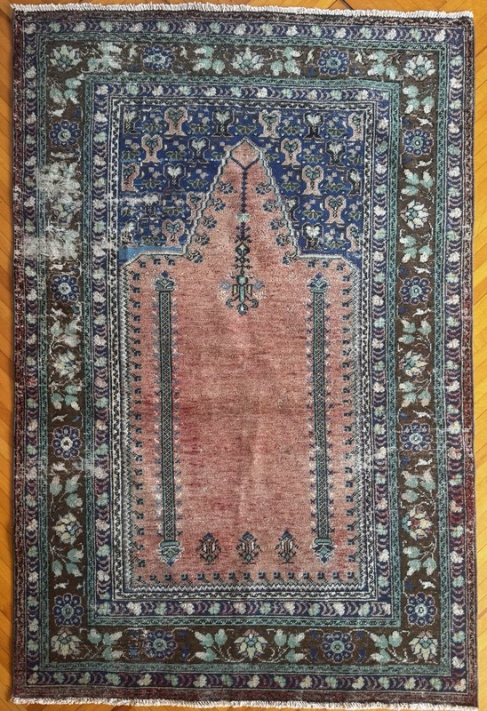 Gorgeous Antique Handmade Wool on Cotton Gördes Rug (116 cm x 176 cm) gallery