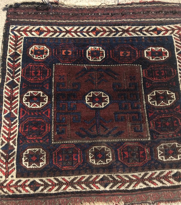 AN ANTIQUE VINTAGE DESIGN BALUCHSTAN TRIBAL BAG COLLECTOR ITEM gallery