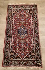 Vintage Hand-Knotted Rug 4×6 (Approx) – Wool Medallion Oriental Carpet –