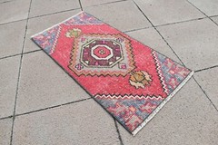 oushak rug, 1’4” x 2’8” ft, vintage anatolian oushak rug, doormat area rug