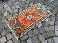 Turkish rug, Vintage small rug, Handmade wool rug, Entryway rug 1,4 x 2,7 ft