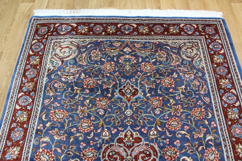FINE HANDMADE ORIENTAL WOOL RUG FINE FLORAL DESIGN 198 X 132 CM gallery