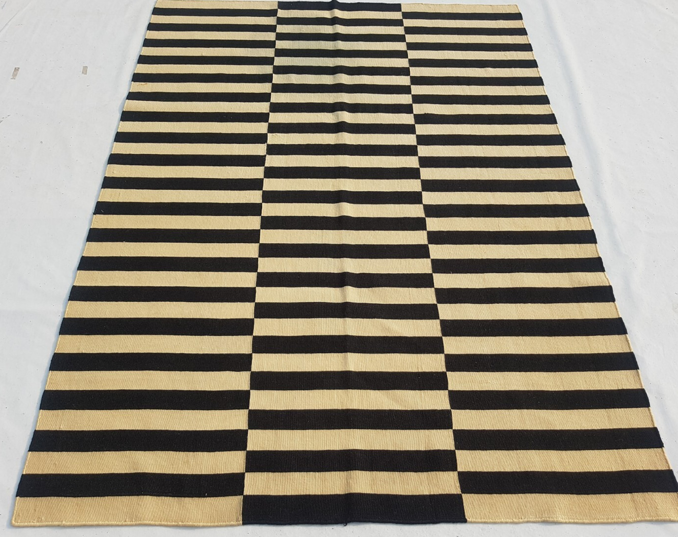 Vintage Traditional Handcrafted Striped Rug for Home Décor 230x167 cm gallery