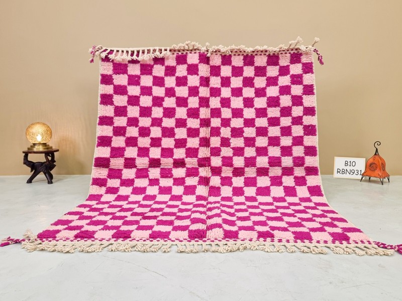 Moroccan Handmade Beniourain Rug 5'3x6'1 Berber Checkered Pink Wool Rug gallery