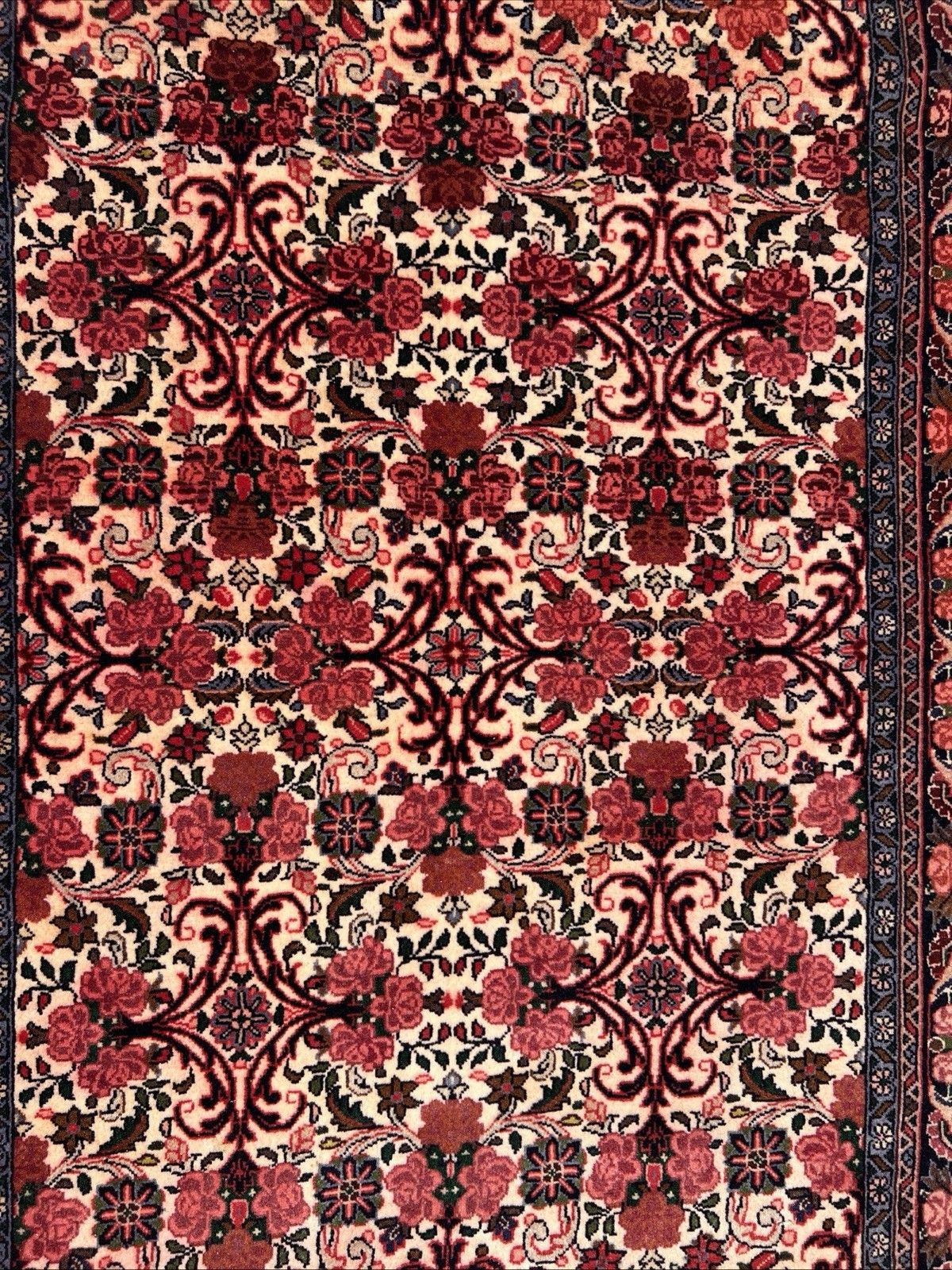 5’3”X 3’7” Attractive Semi-Antique Handmade PERSIANRUG Ivory Field gallery