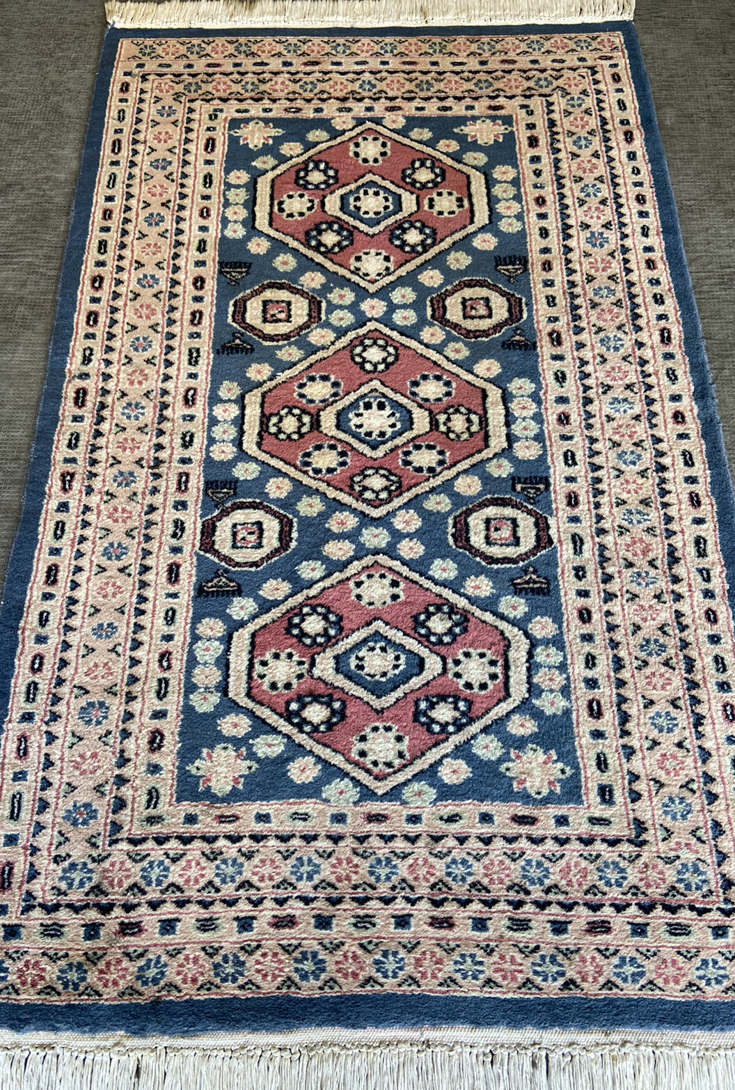 5x3FT Handmade Perssian Wool Rug. gallery