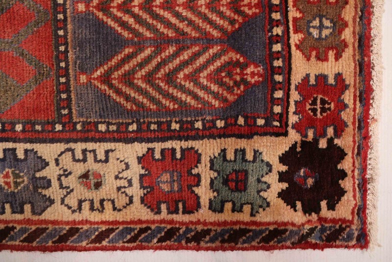 Vintage 4'8" x 8'11" Traditional Hand Knotted Vegetable Dye Wool Area Rug gallery