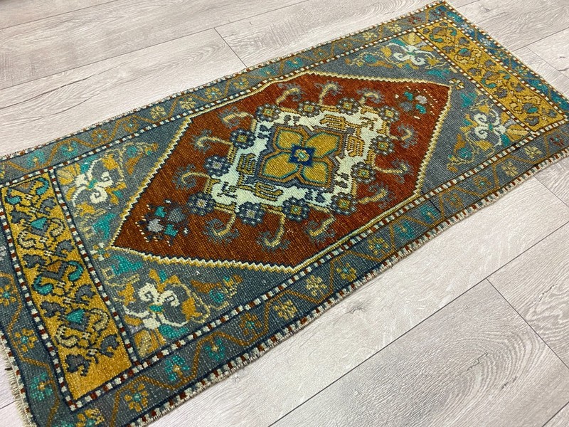 Small Vintage Oushak Rug Handwoven Turkish Wool Runner 1.6 x 3.7 ft gallery