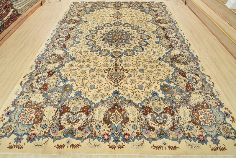 Vintage Oriental Rug 10’2” x 14’1” Ivory Wool Traditional Hand-Knotted Carpet gallery